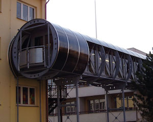 Spojovací chodby a tunely
